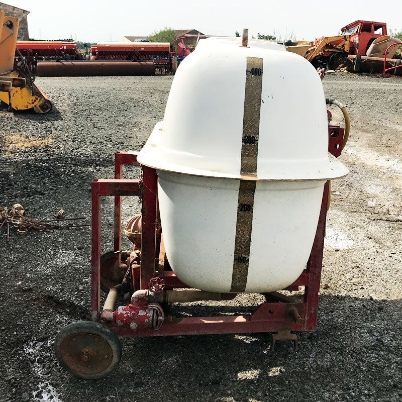 PULVERIZADOR MAKATO 400 LITROS