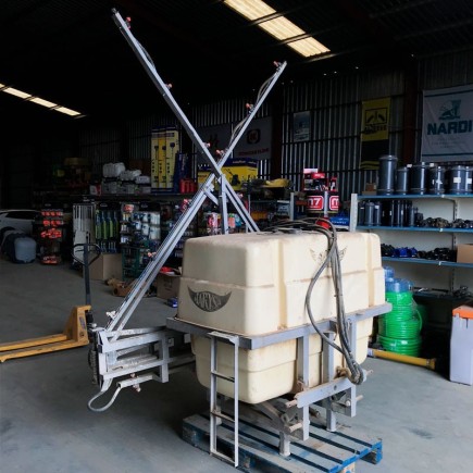 Pulverizador MAKYSA 800 litros 12 metros