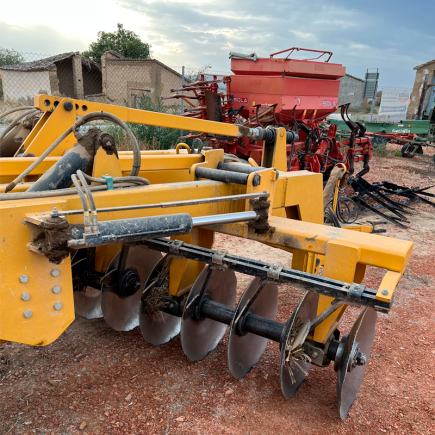 GRADA DE 24 DISCOS GASCON CON RODILLO