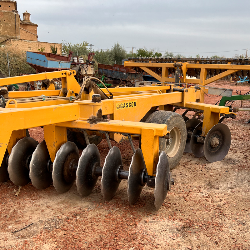 GRADA DE 24 DISCOS GASCON CON RODILLO