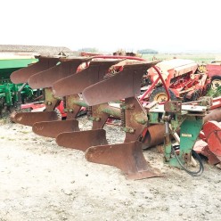 ARADO NOVEL 4 SURCOS HIDRAULICO