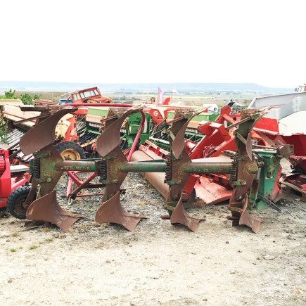 ARADO NOVEL 4 SURCOS HIDRAULICO