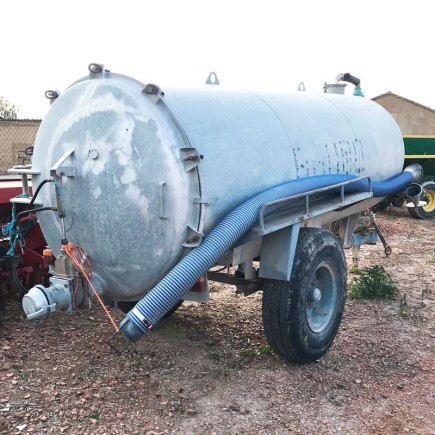 CISTERNA GALVANIZADA AGUDO 8000 LITROS