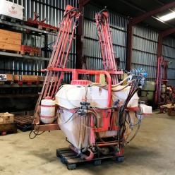 PULVERIZADOR SANZ 1000 LITROS 12 METROS