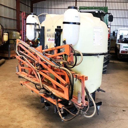 PULVERIZADOR MAKATO 12M 1200 LITROS