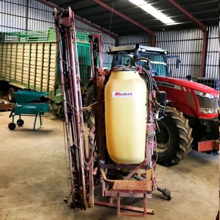 PULVERIZADOR HARDI SUSPENDIDO 12M 1000 LITROS