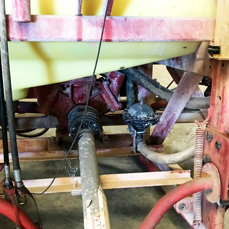 PULVERIZADOR HARDI SUSPENDIDO 12M 1000 LITROS