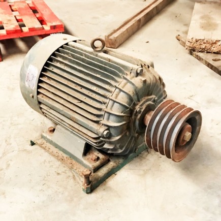 MOTOR ALCONZA BERANGO VIZCAYA 20 CV