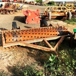 Rodillo de Clavos con Ruedas