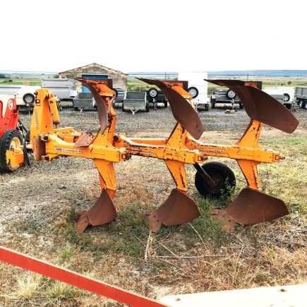 ARADO LOMBARTE 3 SURCOS