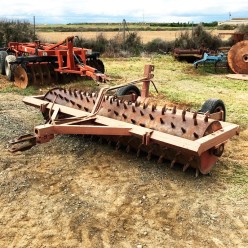 RODILLO CLAVOS 2,5 METROS CON RUEDAS