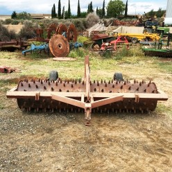 RODILLO CLAVOS 2,5 METROS CON RUEDAS 2