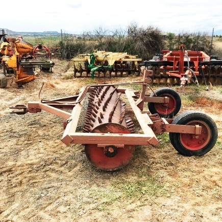 RODILLO CLAVOS 2,5 METROS CON RUEDAS