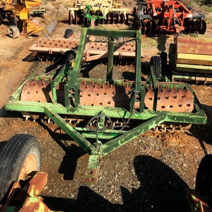 RODILLO CON CLAVOS 250X60 CON TRIPUNTAL