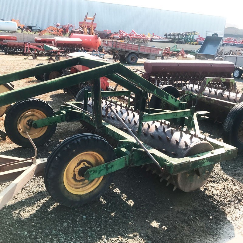 RODILLO CON CLAVOS 250X60 CON TRIPUNTAL